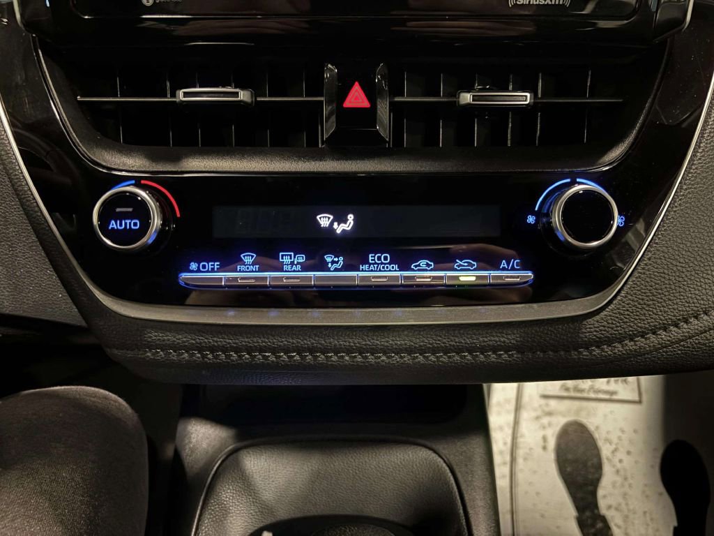 Used 2021 Toyota Corolla SE image 32
