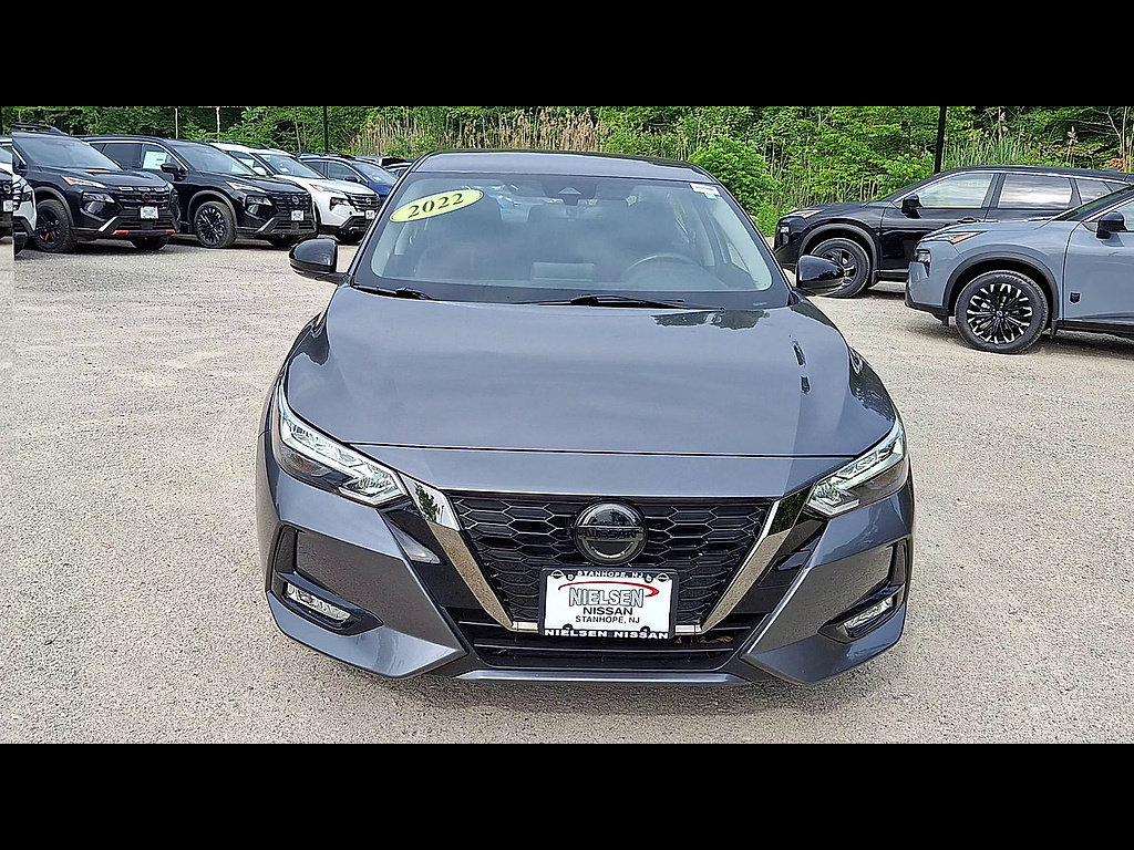 Used 2022 Nissan Sentra SR w/ Electronics Package FWD image 3