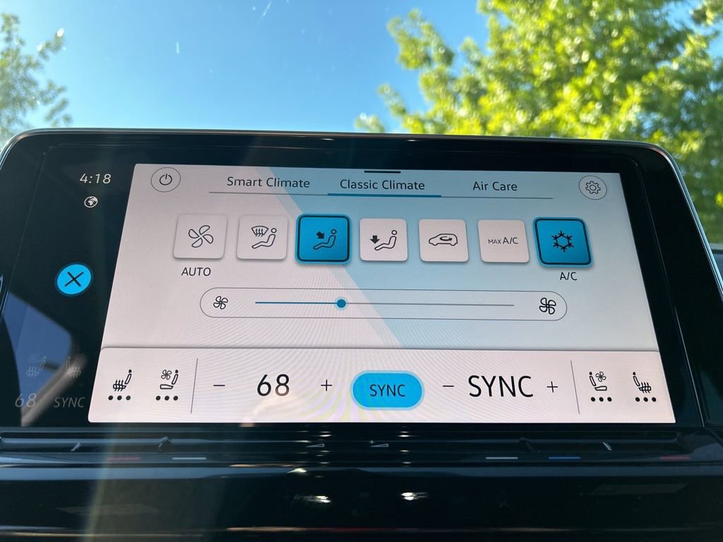 New 2026 Volkswagen Atlas Cross Sport SE image 21