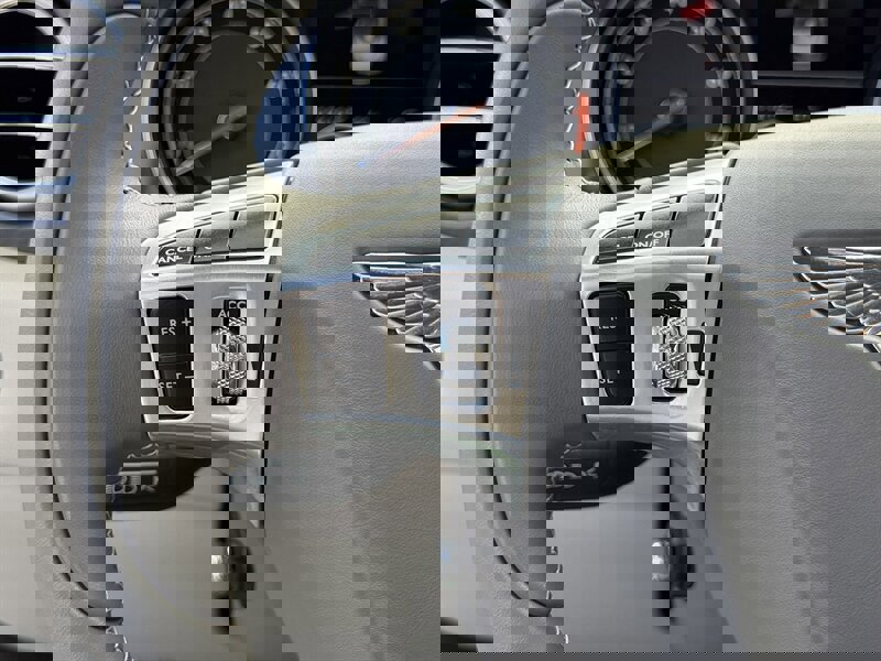 Used 2015 Bentley Continental GT image 35