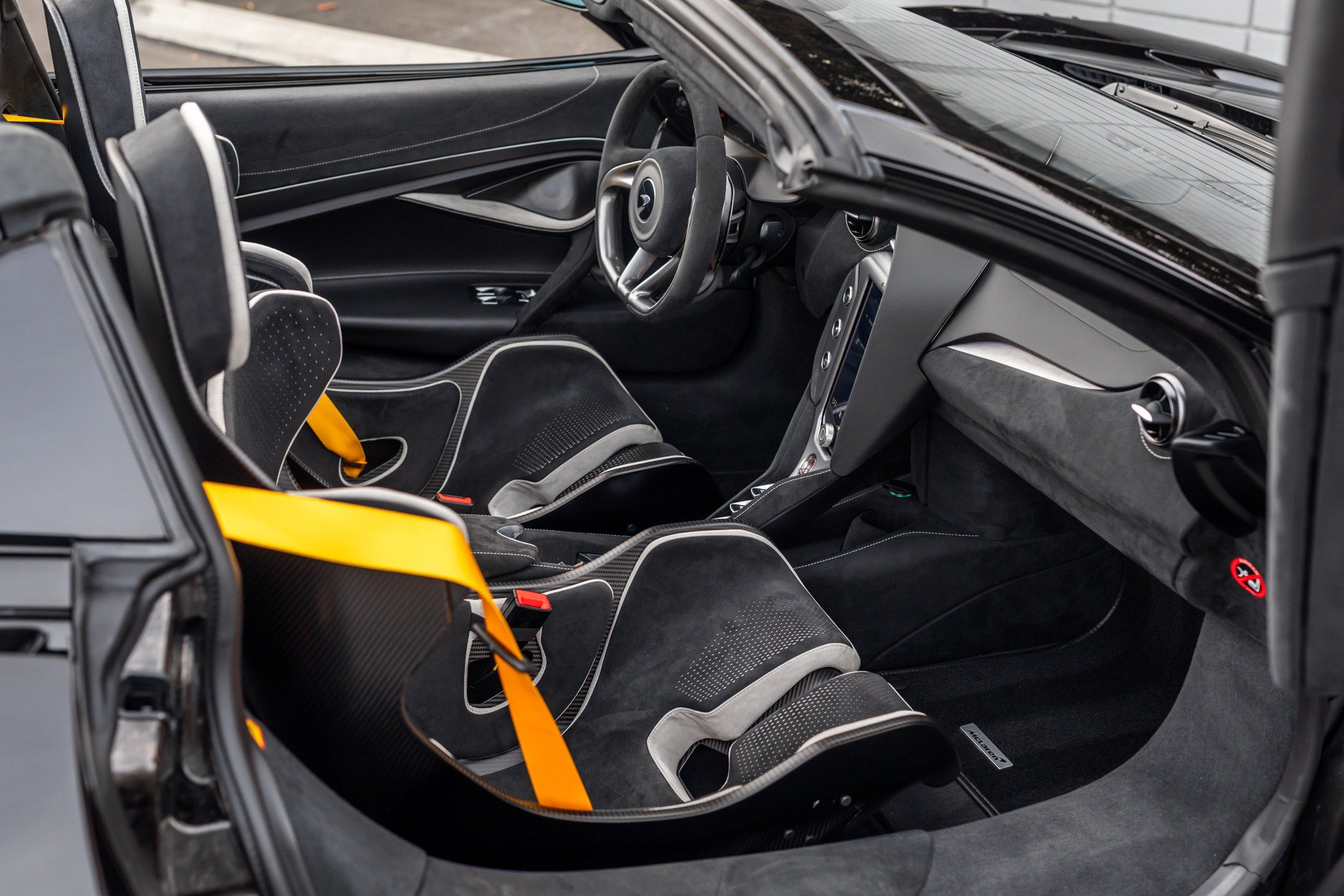 Used 2024 McLaren 750S Spider RWD image 33