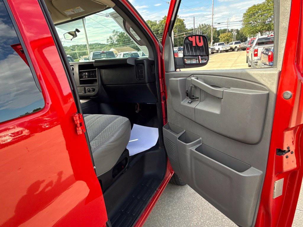 Used 2016 Chevrolet Express 3500 LT w/ LT Preferred Equipment Group RWD image 33