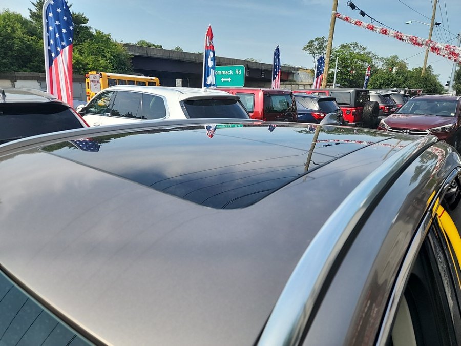 Used 2019 Lincoln MKC Reserve w/ MKC Climate Package AWD/4WD image 7