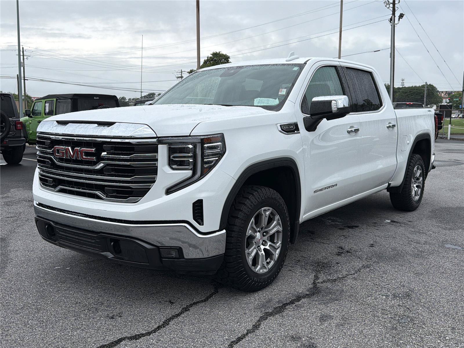 Used 2025 GMC Sierra 1500 SLT AWD/4WD image 2