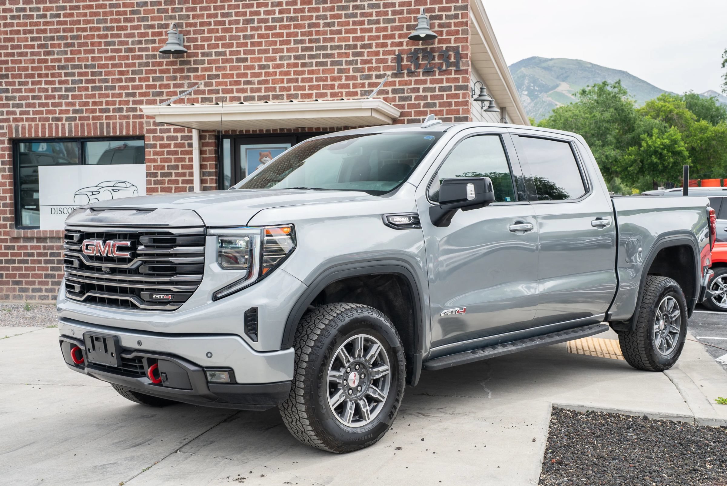 Used 2024 GMC Sierra 1500 AT4 w/ AT4 Premium Package AWD/4WD image 1