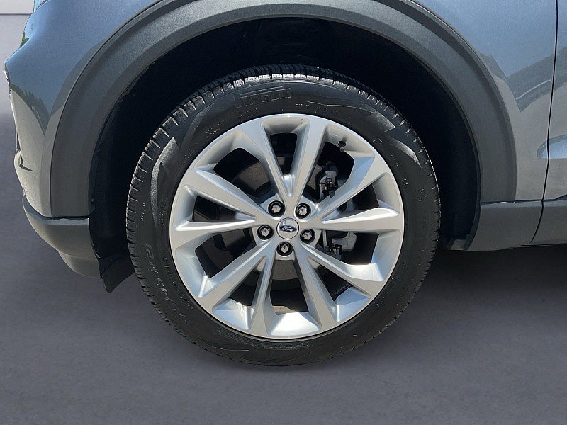 Used 2022 Ford Explorer Platinum w/ Equipment Group 601A AWD/4WD image 19
