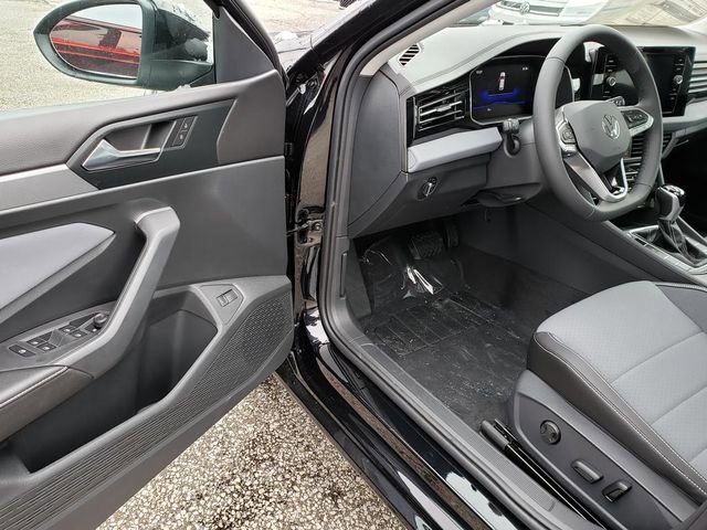 New 2026 Volkswagen Jetta SE image 6