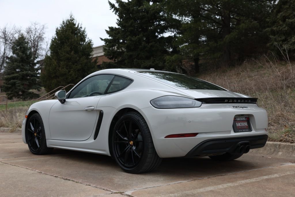 Used 2025 Porsche 718 Cayman image 2