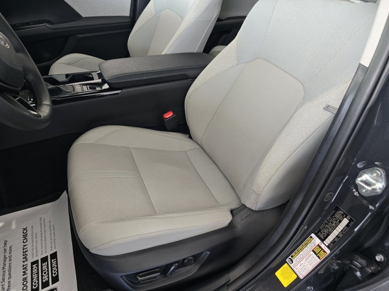 Certified 2025 Toyota Camry XLE FWD image 22
