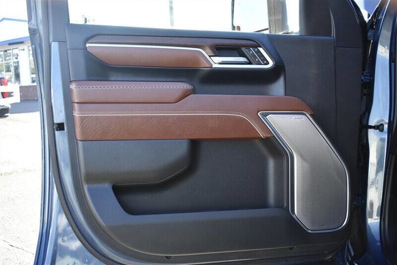 Used 2025 GMC Sierra 3500 Denali Ultimate image 14