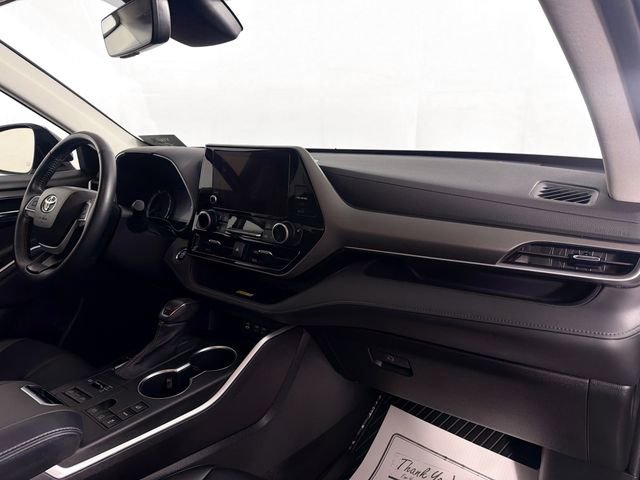 Used 2023 Toyota Highlander L image 32