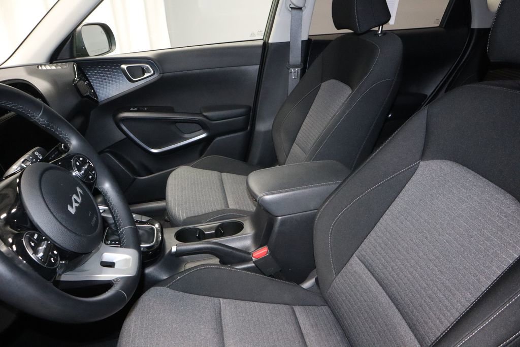 Used 2023 Kia Soul EX image 22