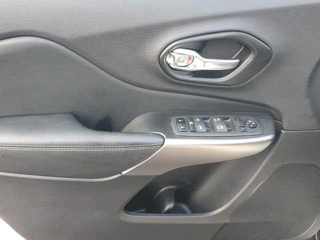 Used 2022 Jeep Cherokee Latitude Lux w/ Sun & Sound Group image 15