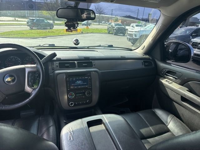 Used 2011 Chevrolet Avalanche LT image 29