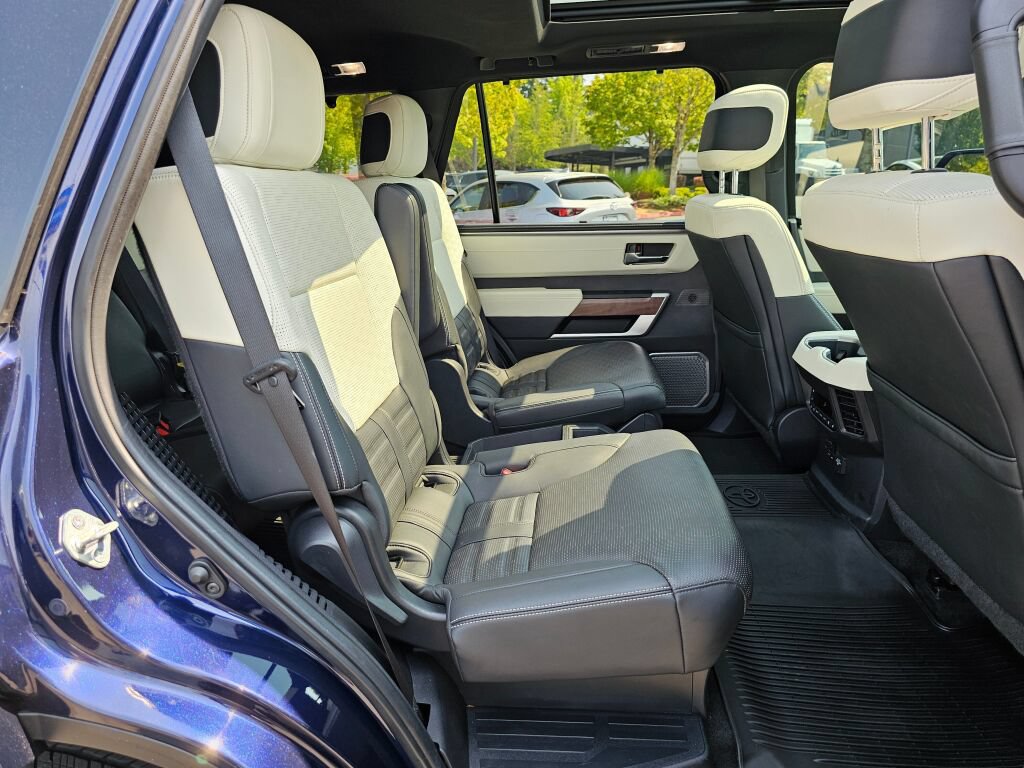 Used 2023 Toyota Sequoia Platinum AWD/4WD image 28