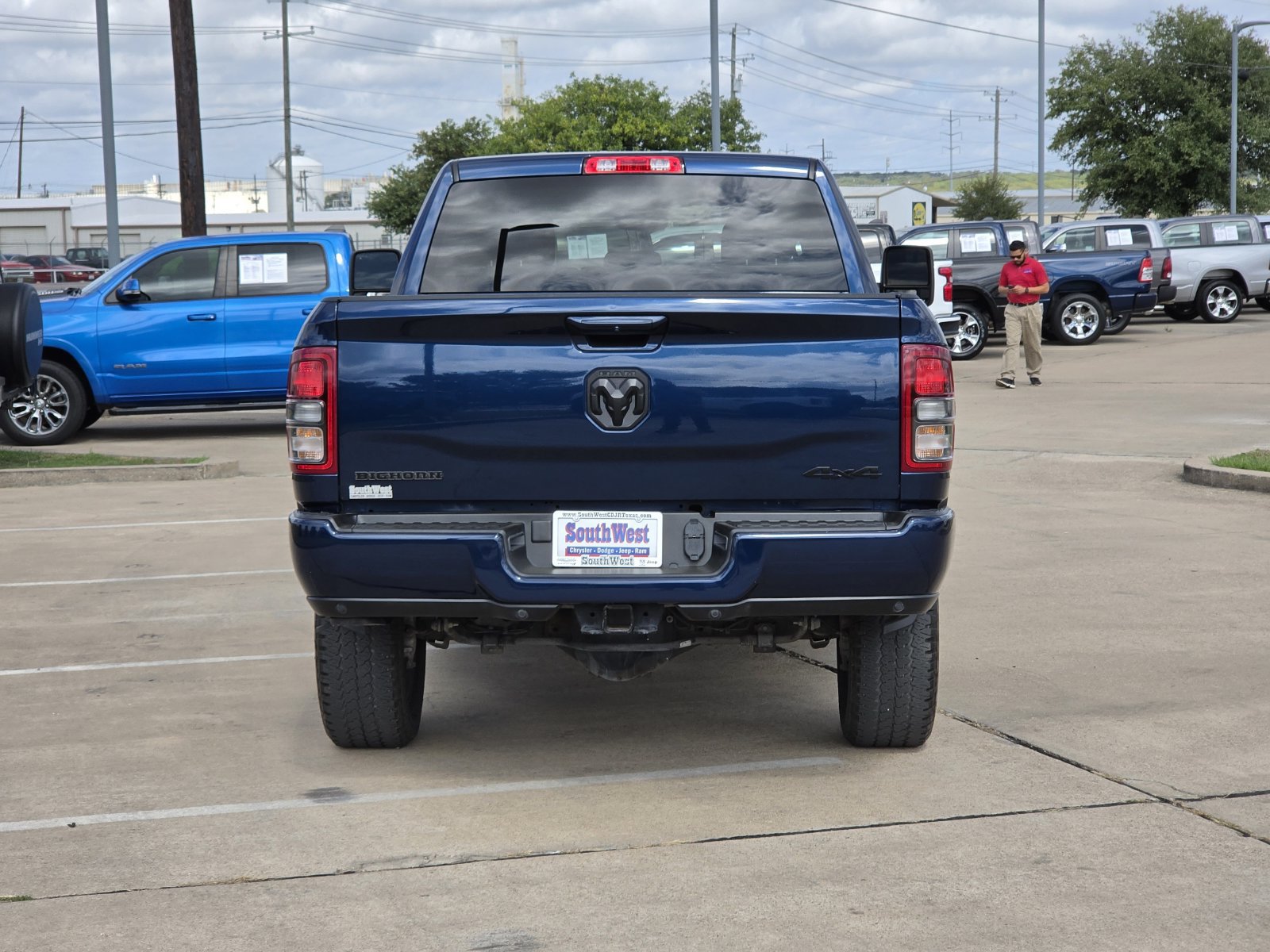 Used 2024 RAM 2500 Big Horn w/ Night Edition AWD/4WD image 8