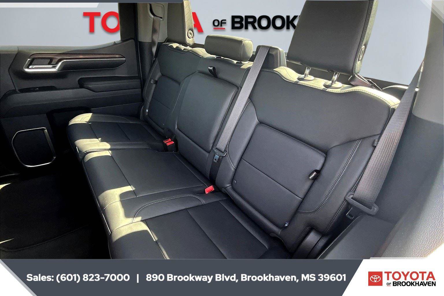 Used 2024 GMC Sierra 1500 SLT AWD/4WD image 19