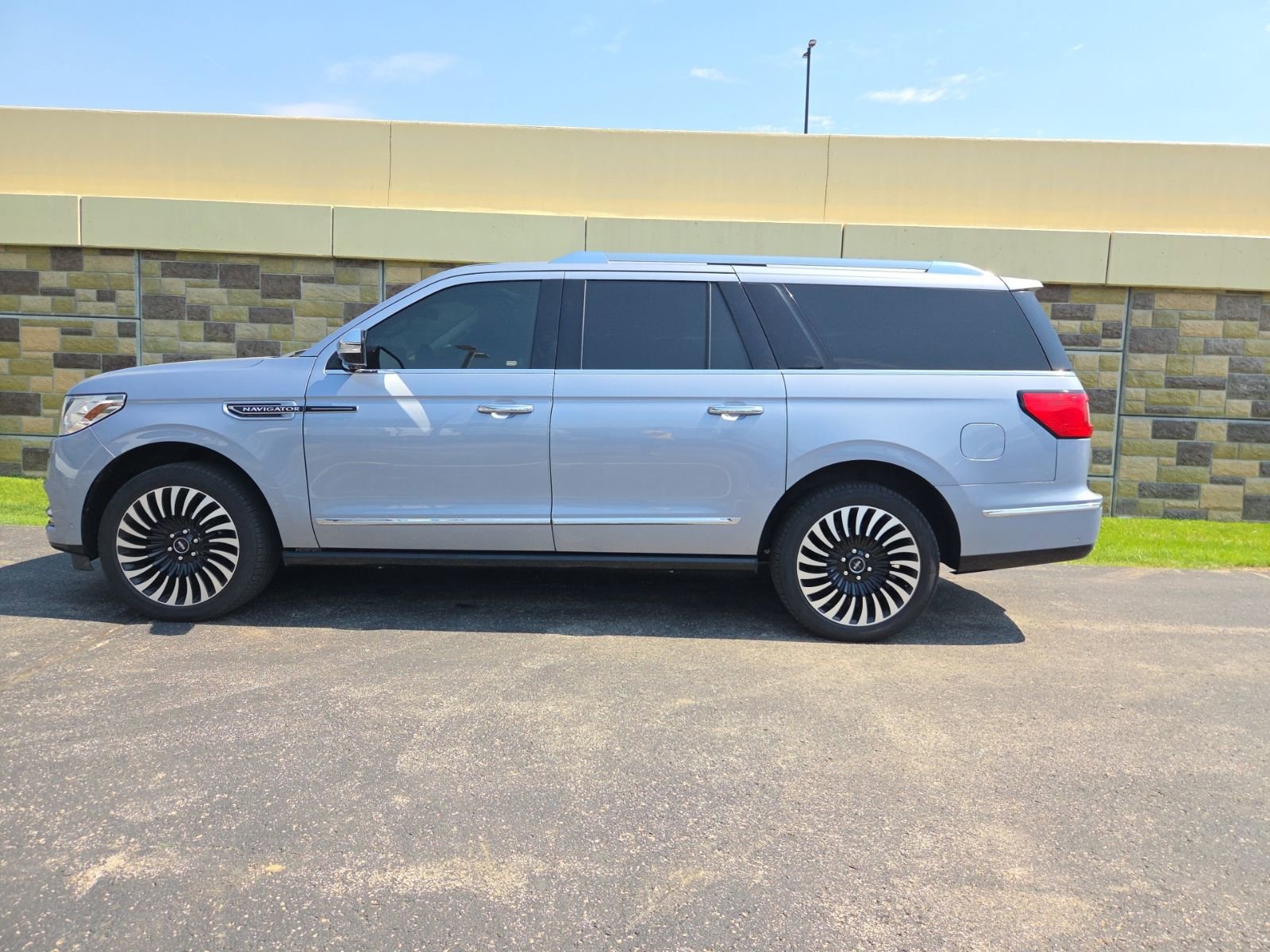 Used 2019 Lincoln Navigator L Black Label image 9