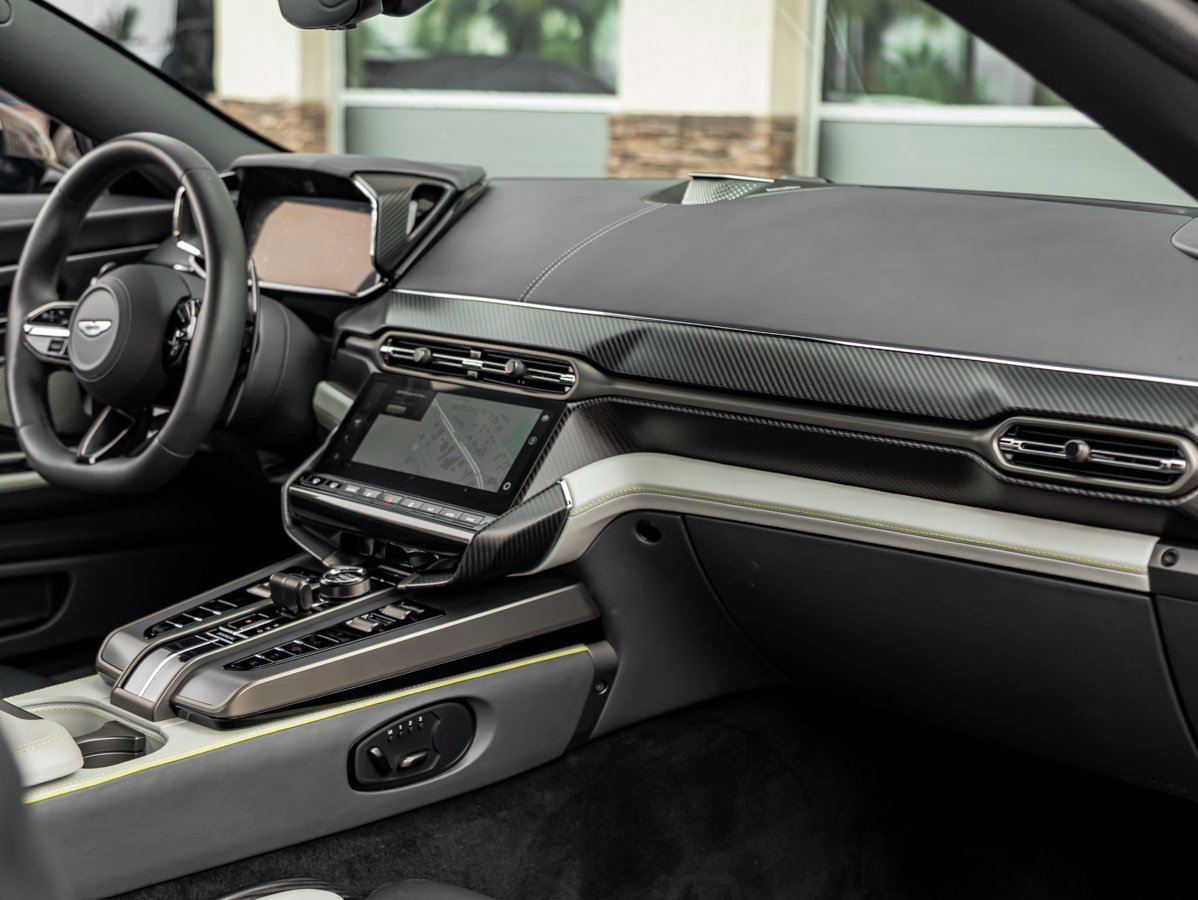 Used 2025 Aston Martin Vanquish image 24