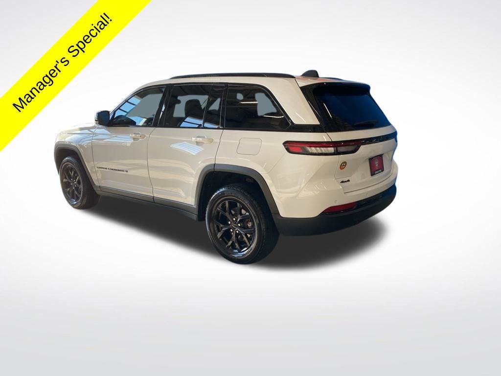 Used 2024 Jeep Grand Cherokee Altitude image 20