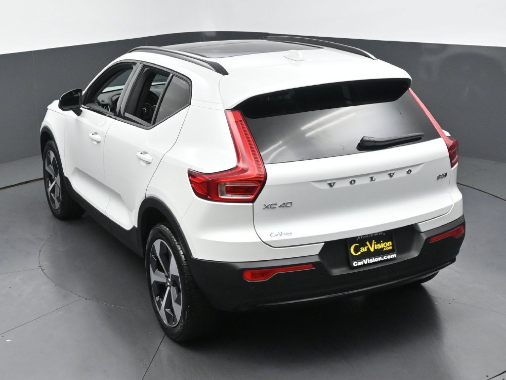 Used 2026 Volvo XC40 B5 Plus AWD/4WD image 43