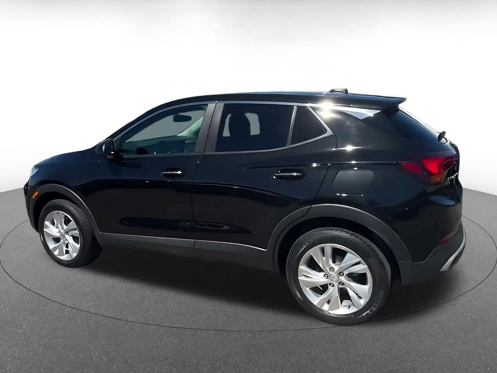 Used 2025 Buick Encore GX Preferred AWD/4WD image 9
