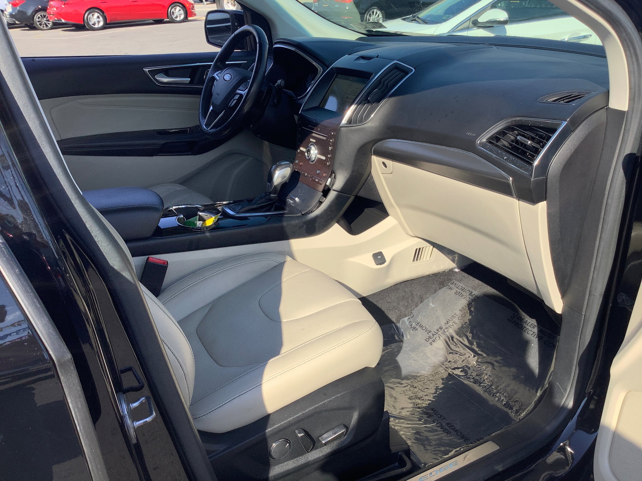 Used 2017 Ford Edge Titanium w/ Equipment Group 301A AWD/4WD image 16