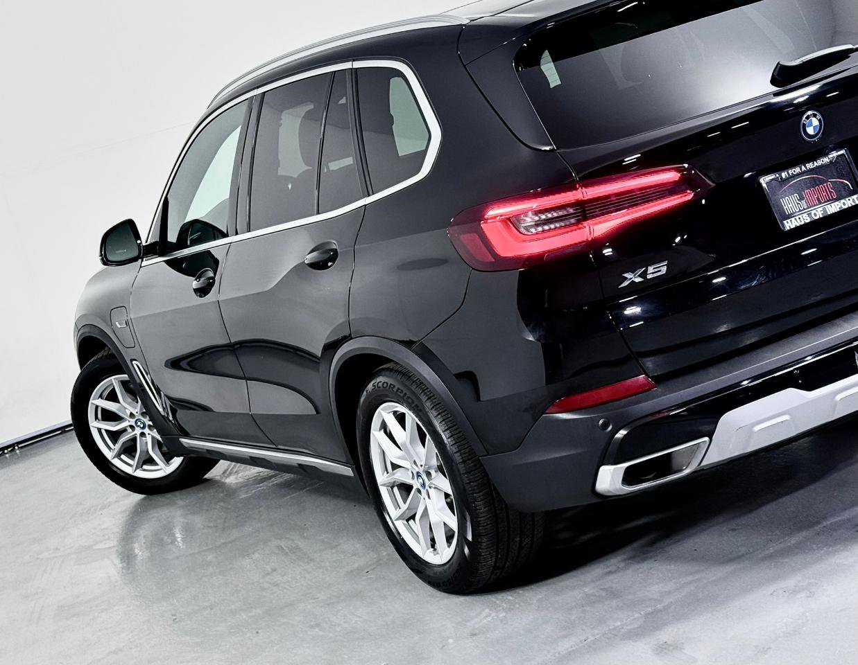 Used 2023 BMW X5 xDrive45e w/ Climate Comfort Package image 13