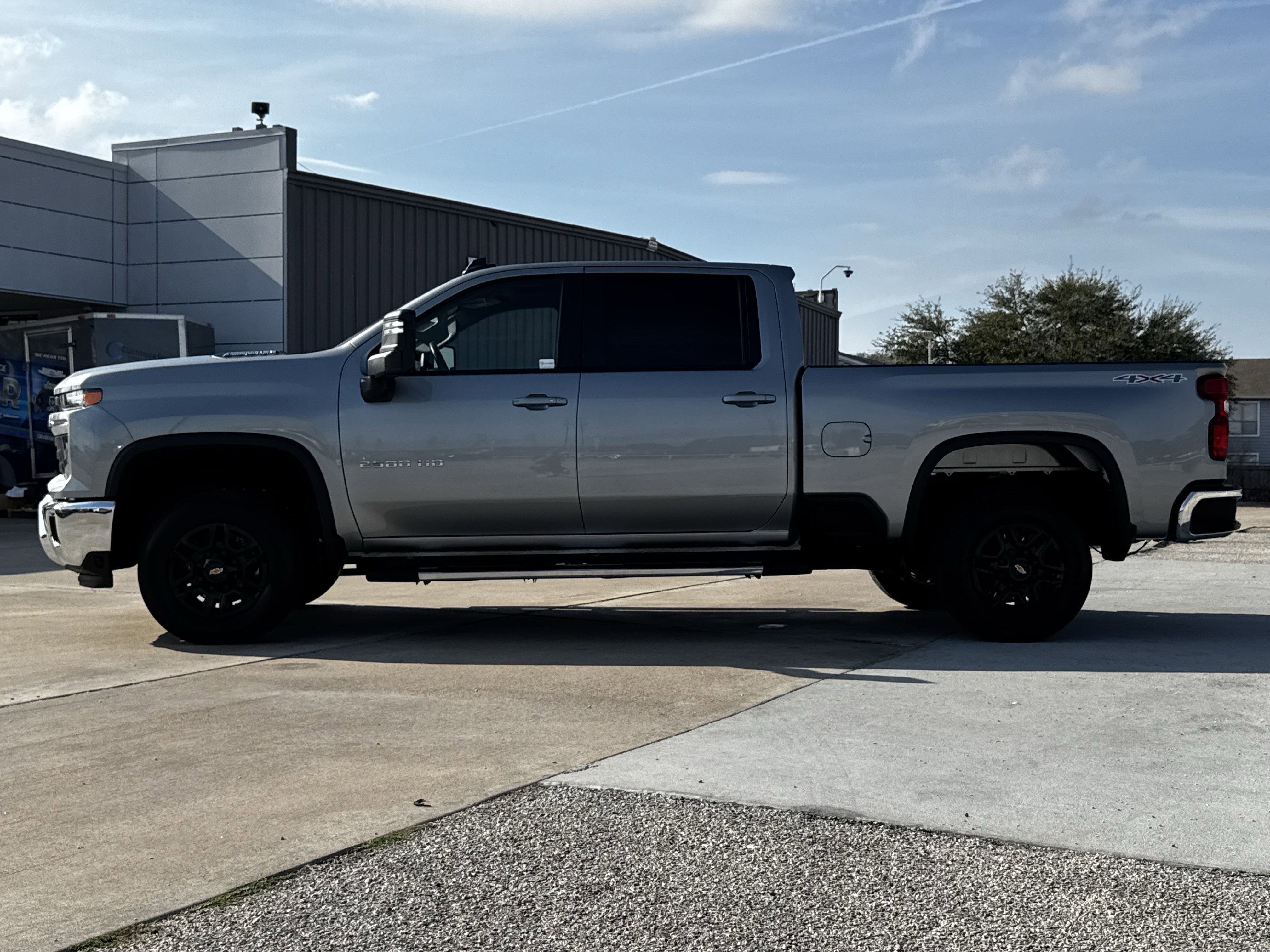 Used 2025 Chevrolet Silverado 2500 LT w/ Convenience Package image 7