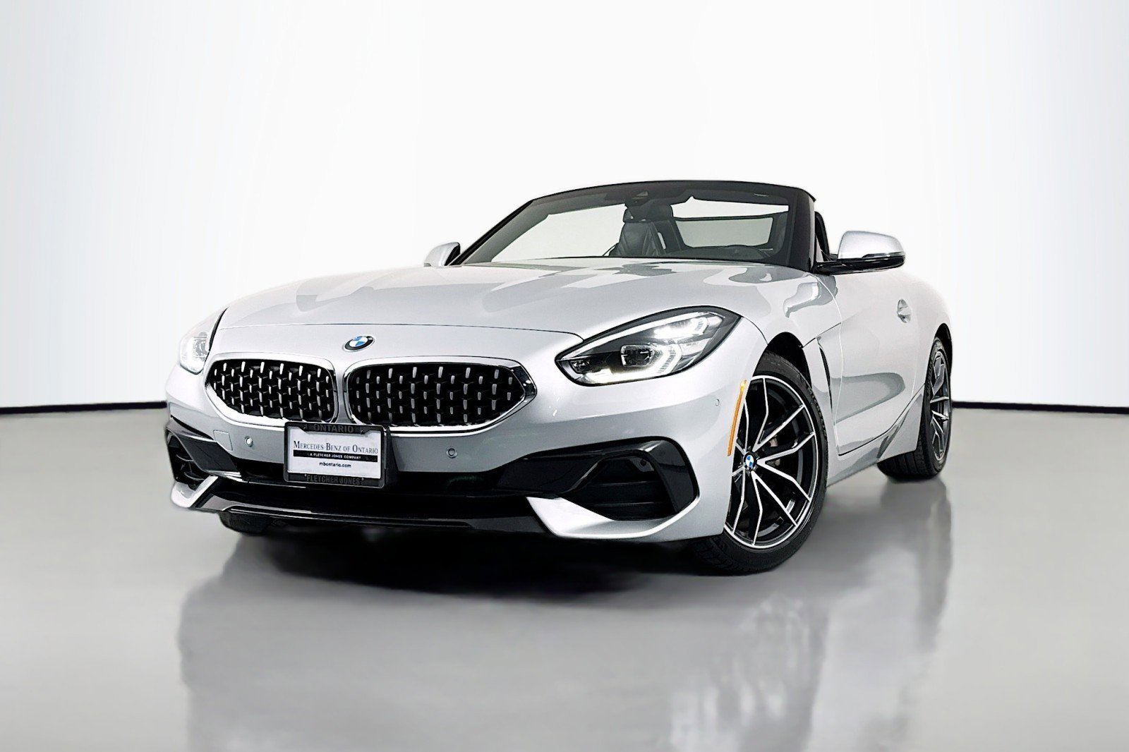Used 2021 BMW Z4 sDrive30i w/ Executive Package image 2