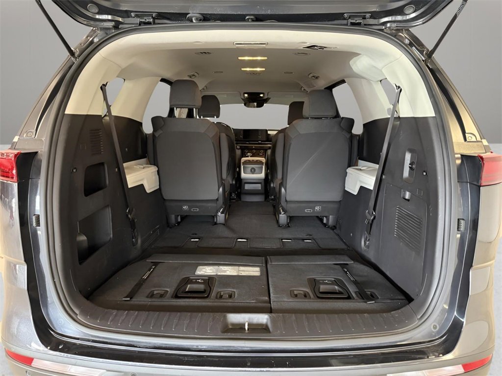 Used 2022 Kia Carnival LX image 13