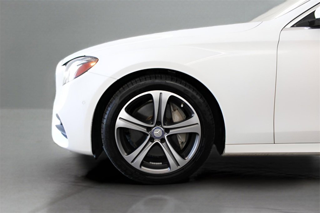 Used 2017 Mercedes-Benz E 300 4MATIC image 26