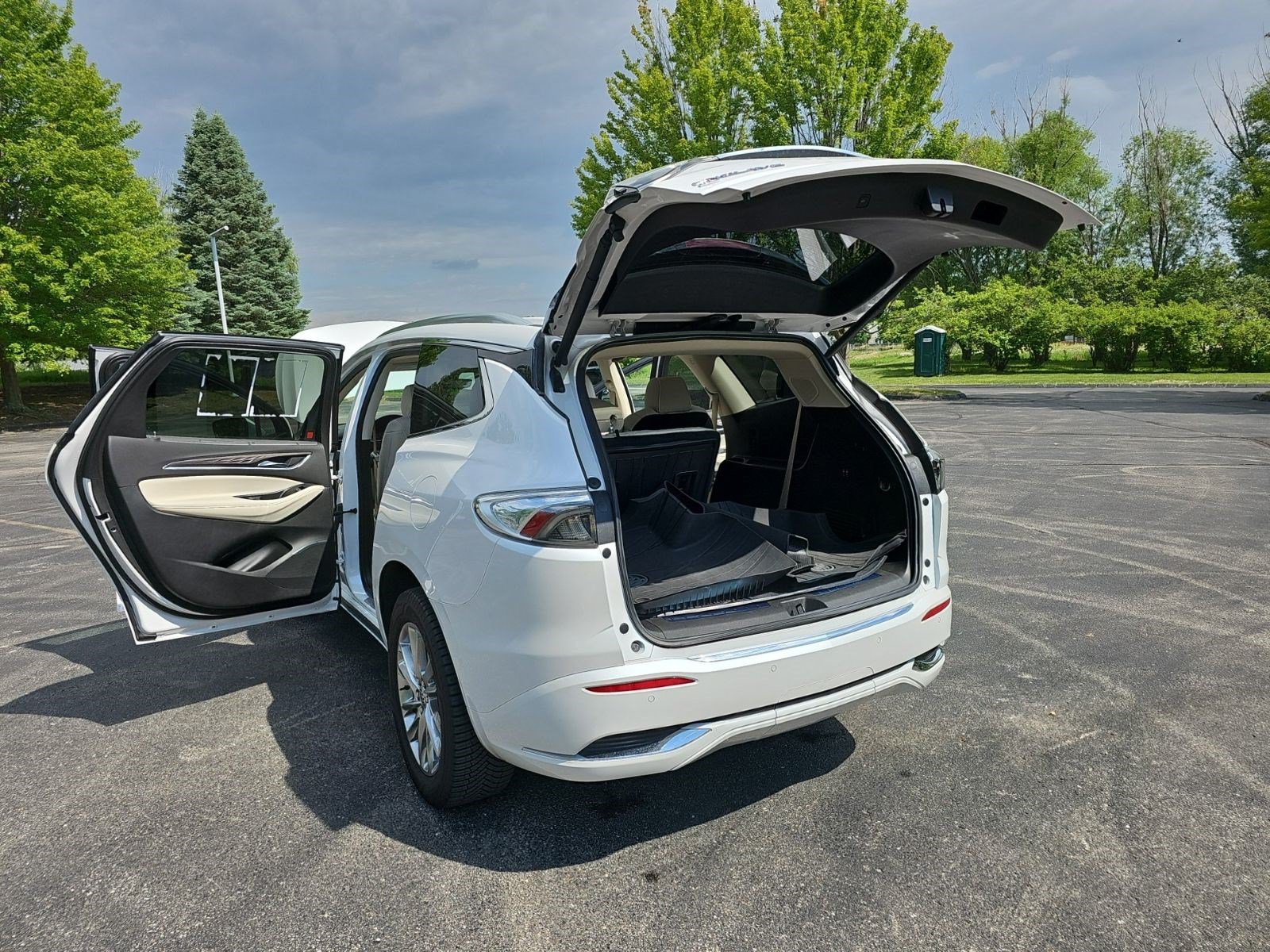Used 2023 Buick Enclave Avenir w/ Trailering Package, 5000 lbs. AWD/4WD image 28