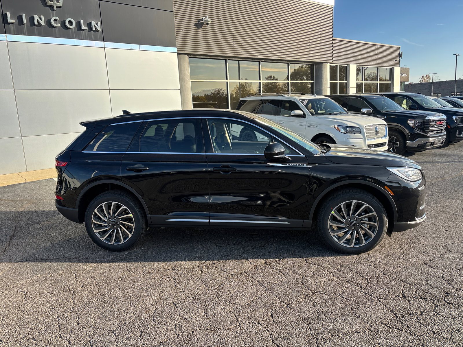 New 2026 Lincoln Corsair Reserve image 8