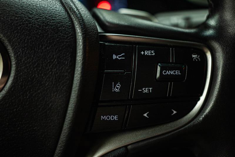 Used 2023 Lexus ES 300h w/ Premium Package FWD image 18