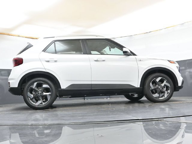 New 2026 Hyundai Venue SEL FWD image 44