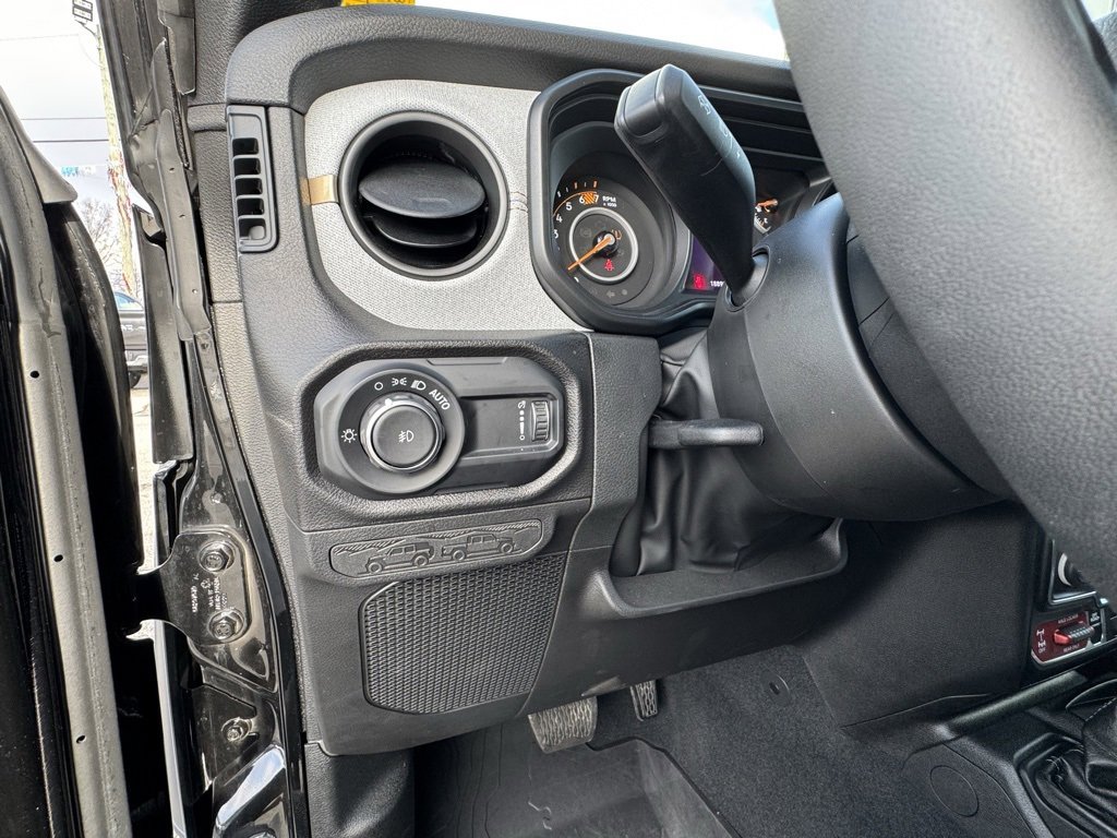 Used 2024 Jeep Wrangler Willys image 24