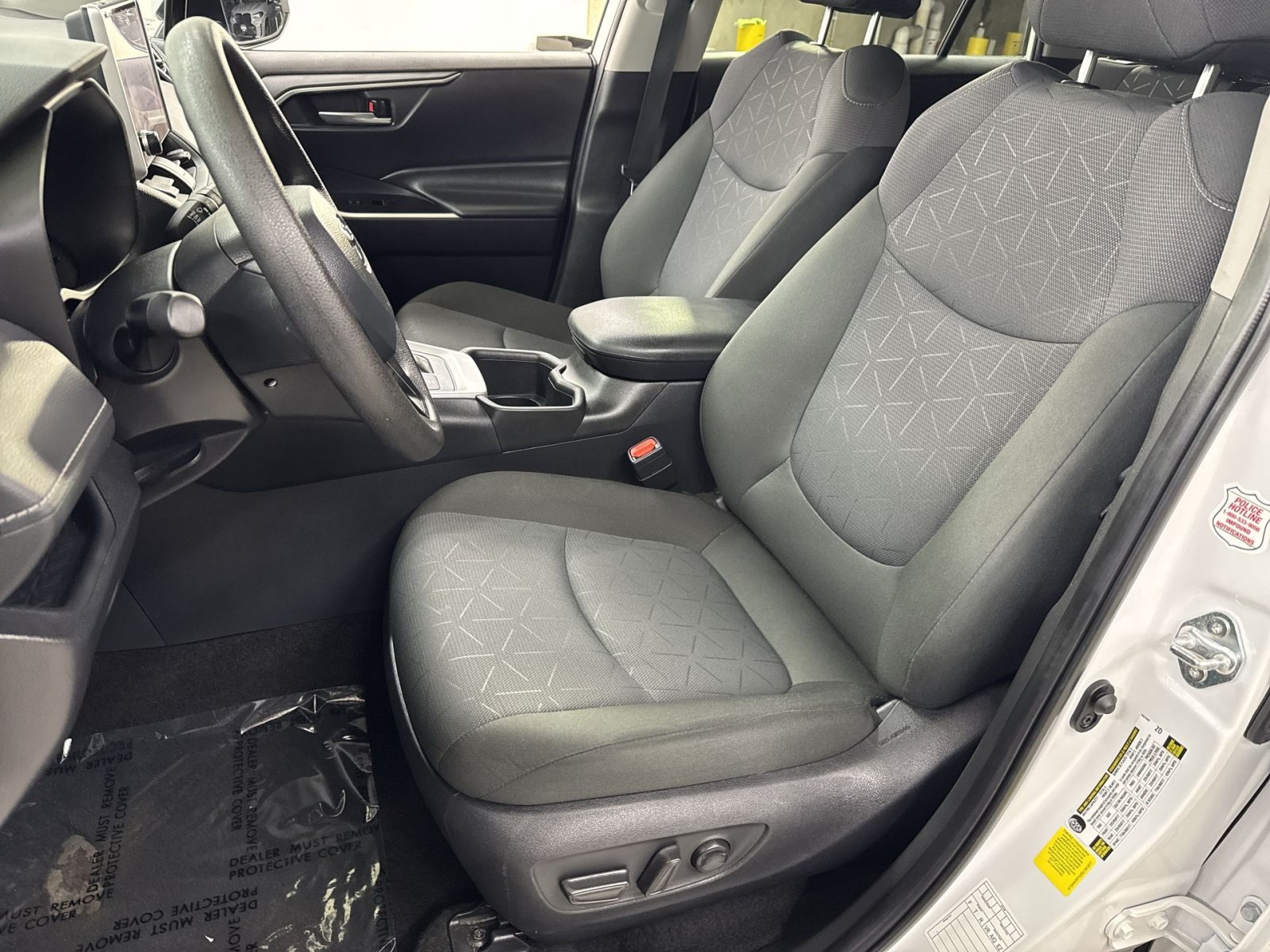 Used 2025 Toyota RAV4 XLE AWD/4WD image 25