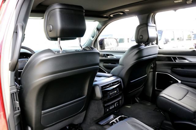New 2026 Jeep Grand Wagoneer Limited AWD/4WD image 17