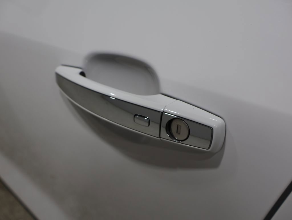 Used 2020 Chevrolet Trax LT w/ LT Convenience Package image 10