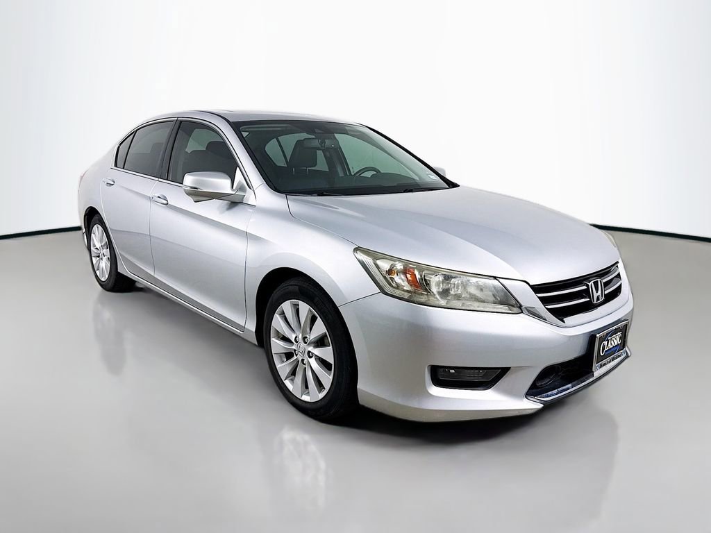 Used 2015 Honda Accord Touring image 1