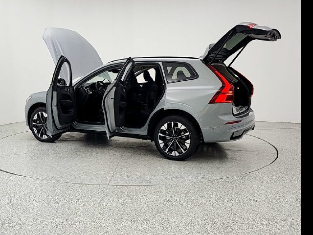 New 2026 Volvo XC60 T8 Plus w/ Climate Package AWD/4WD image 12