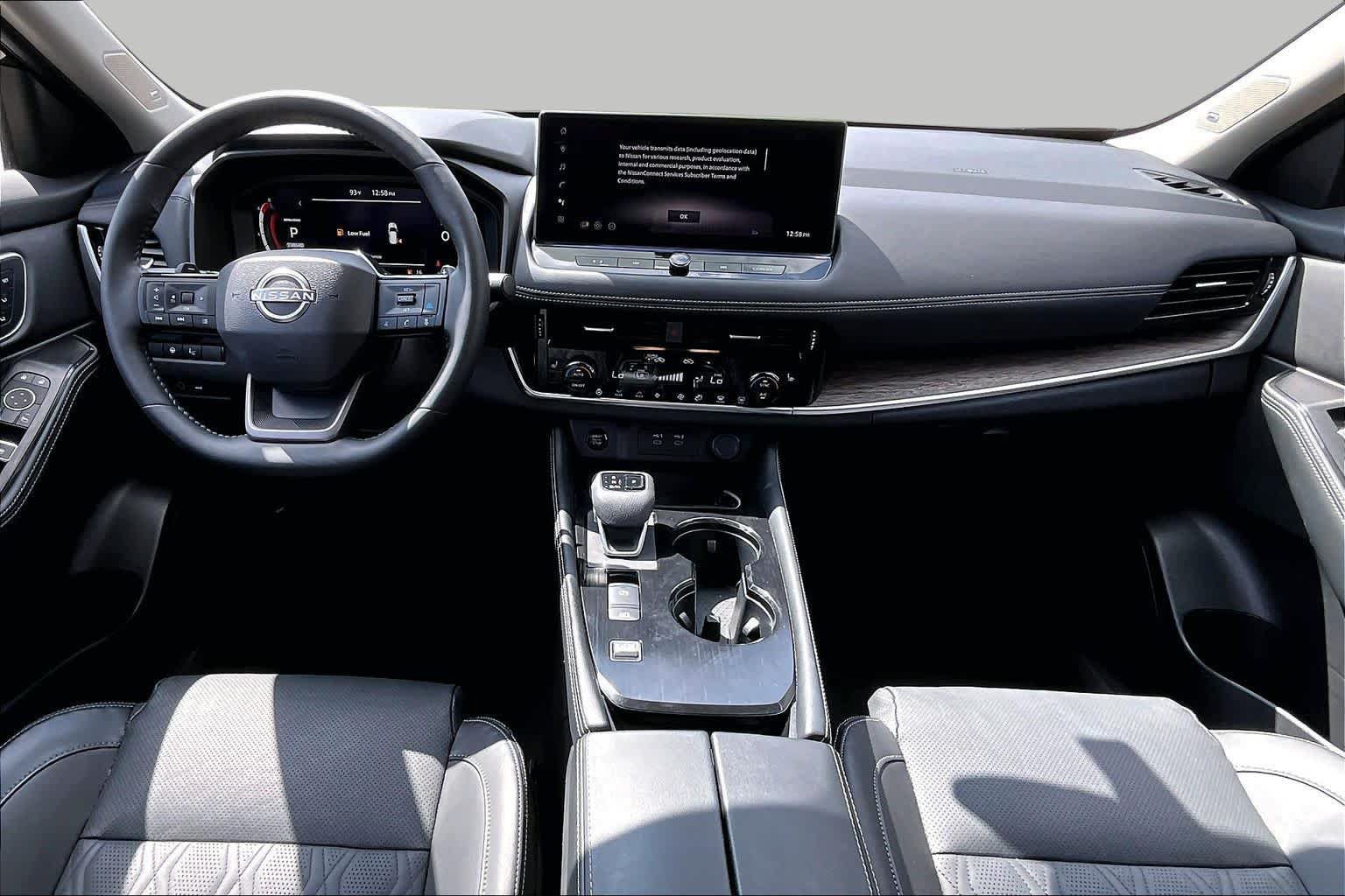 Certified 2025 Nissan Rogue Platinum w/ Platinum Premium Package FWD image 16
