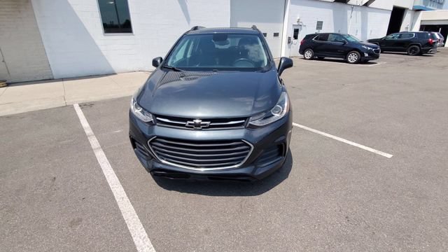 Used 2018 Chevrolet Trax LT w/ LT Convenience Package FWD image 3