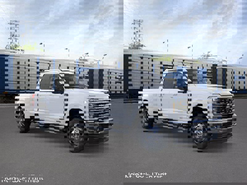 New 2026 Ford F350 4x4 Crew Cab DRW Super Duty image 7