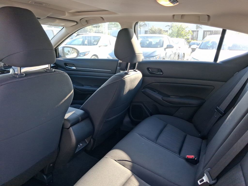 Used 2025 Nissan Altima 2.5 SV w/ SV Special Edition Package image 8