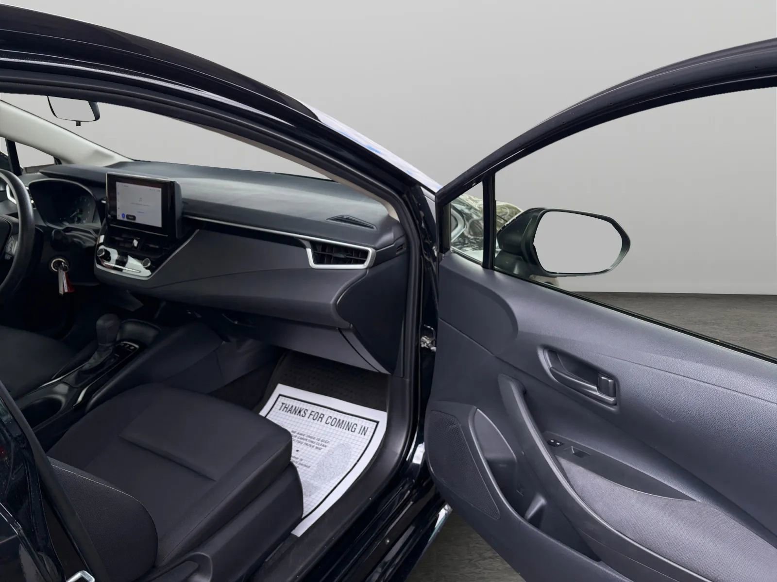 Used 2023 Toyota Corolla LE AWD/4WD image 18