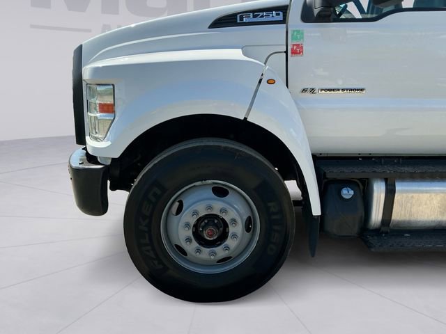 Used 2016 Ford F750 2WD Regular Cab Super Duty image 9