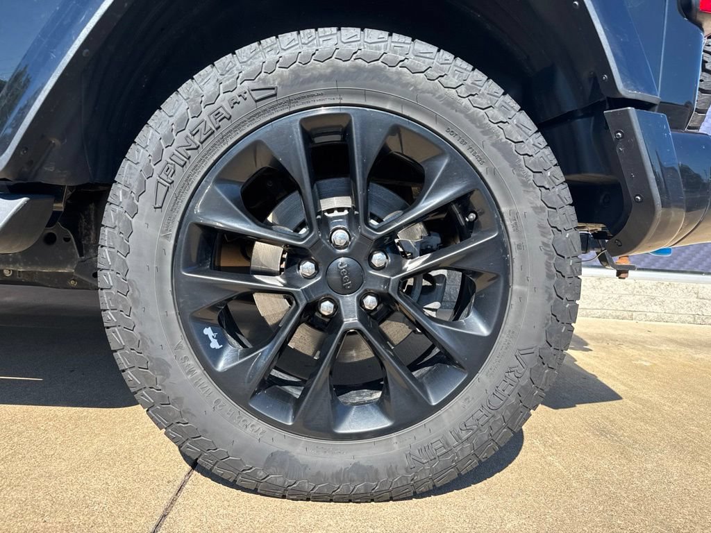 Used 2021 Jeep Wrangler Unlimited Sahara AWD/4WD image 26