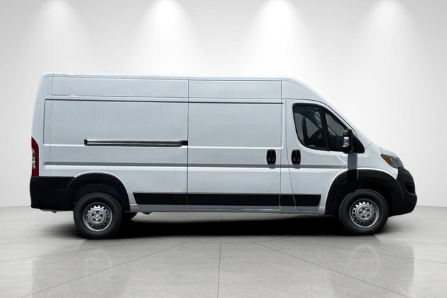 New 2024 RAM ProMaster 2500 w/ Convenience Group FWD image 3